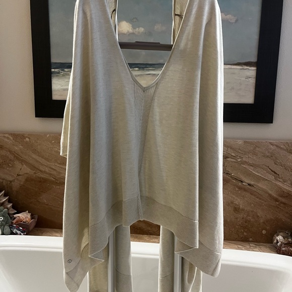 Lululemon Free To Coast Wrap, Creme - Picture 2 of 7